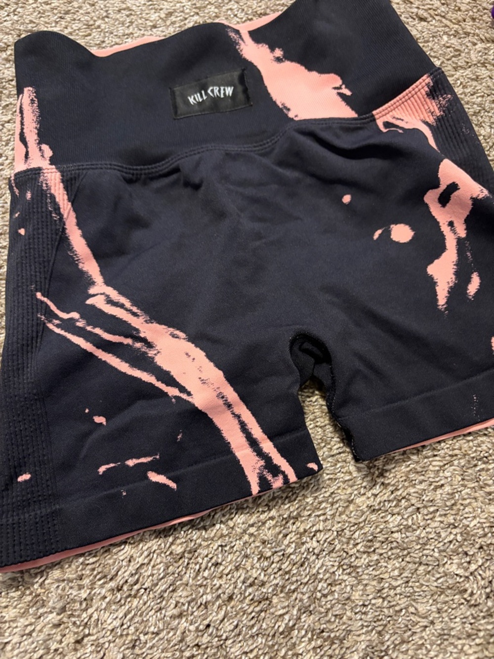 Kill Crew Women’s Seamless Black & Rose Splatter Biker Shorts Medium - Picture 6 of 7